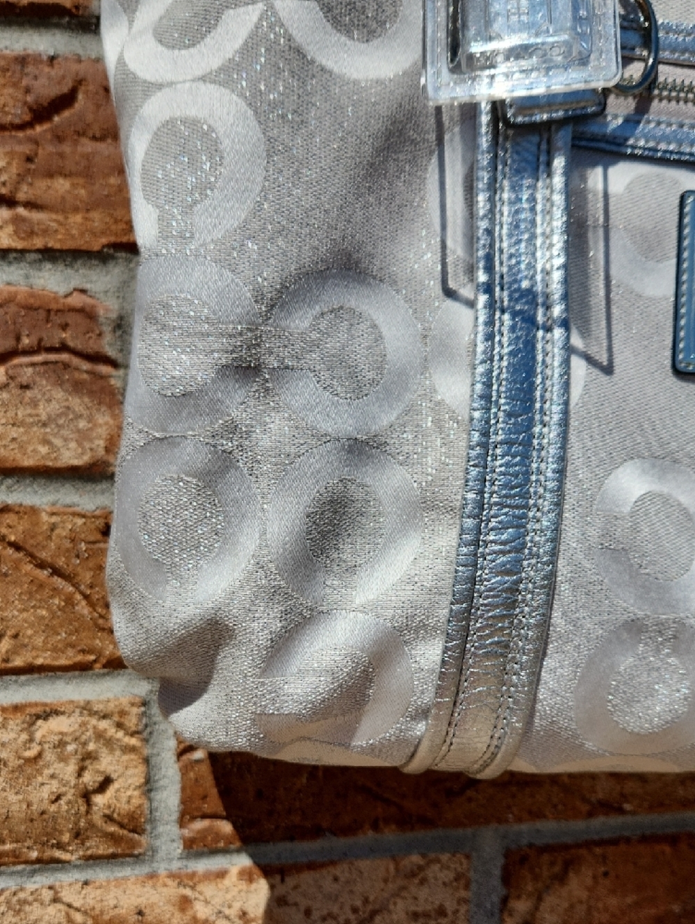 Coach Poppy Silver Metallic Op Art Signature Jacquard Tote Excellent Condition - Picture 4 of 14